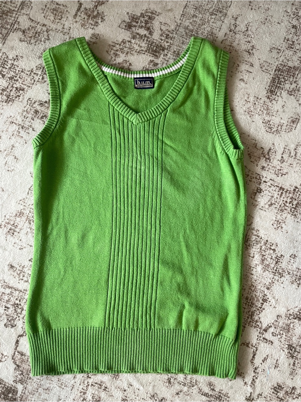 b.u.m. Equipment V-Neck Sleeveless Knit in Bright Green - size M